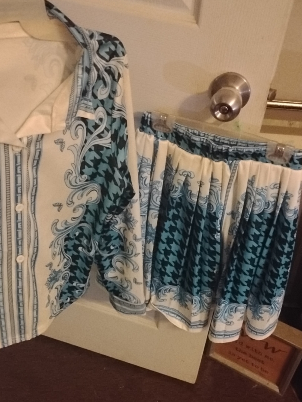 Pleated White & Teal Patterned Women’s Skirt SET 2 PIECE